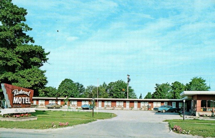 North Country American Inn (Redwood Motel) - Vintage Postcard (newer photo)